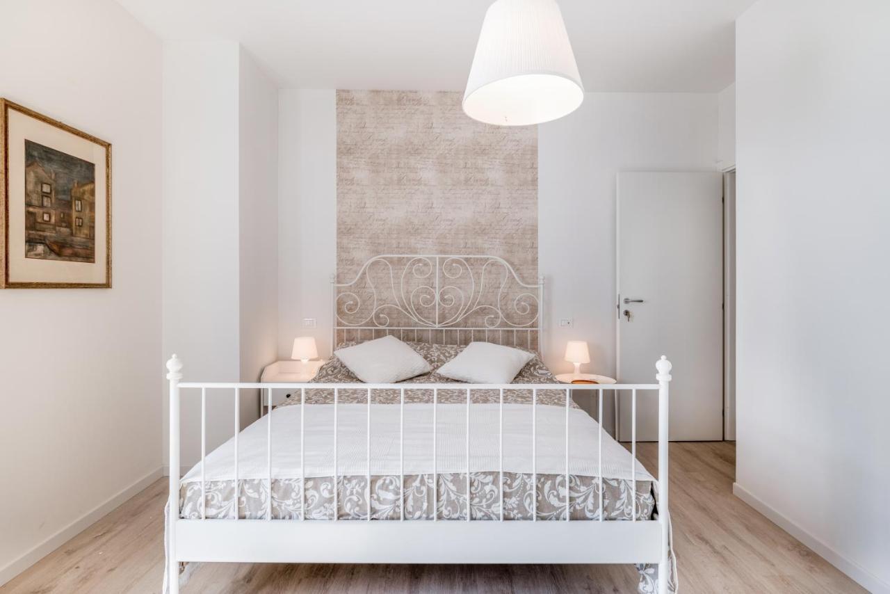 Family & Friends Rooms With Shared Bathroom Padova Eksteriør bilde